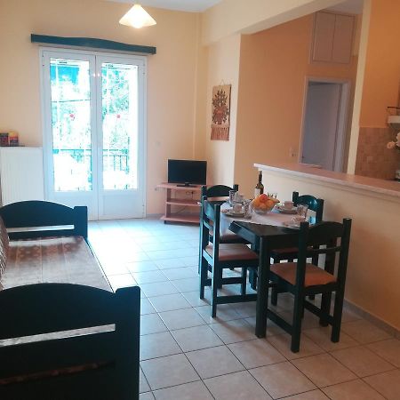 Konstantinos Apartments Agia Efimia Eksteriør billede