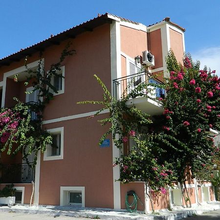 Konstantinos Apartments Agia Efimia Eksteriør billede