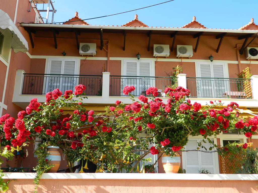 Konstantinos Apartments Agia Efimia Eksteriør billede