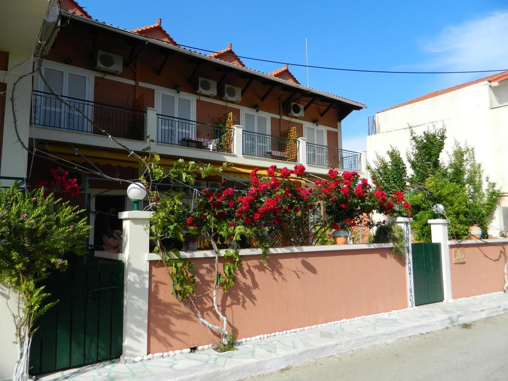 Konstantinos Apartments Agia Efimia Eksteriør billede
