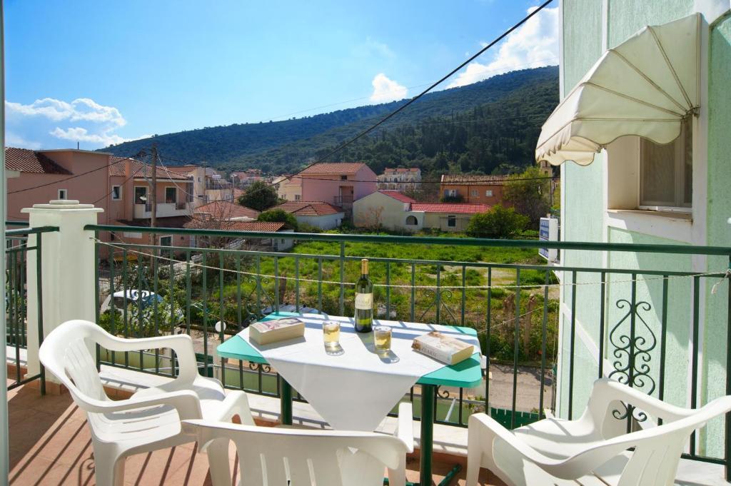 Konstantinos Apartments Agia Efimia Eksteriør billede