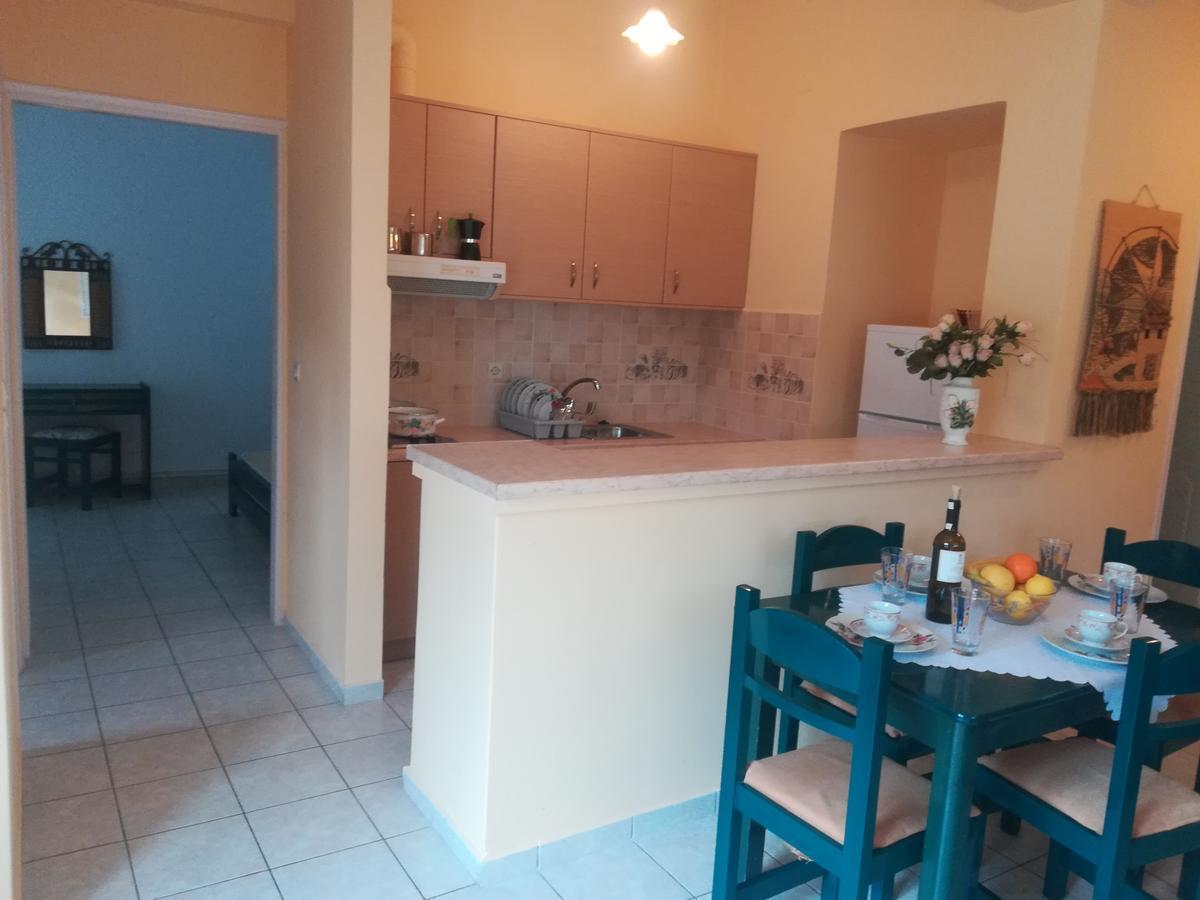 Konstantinos Apartments Agia Efimia Eksteriør billede
