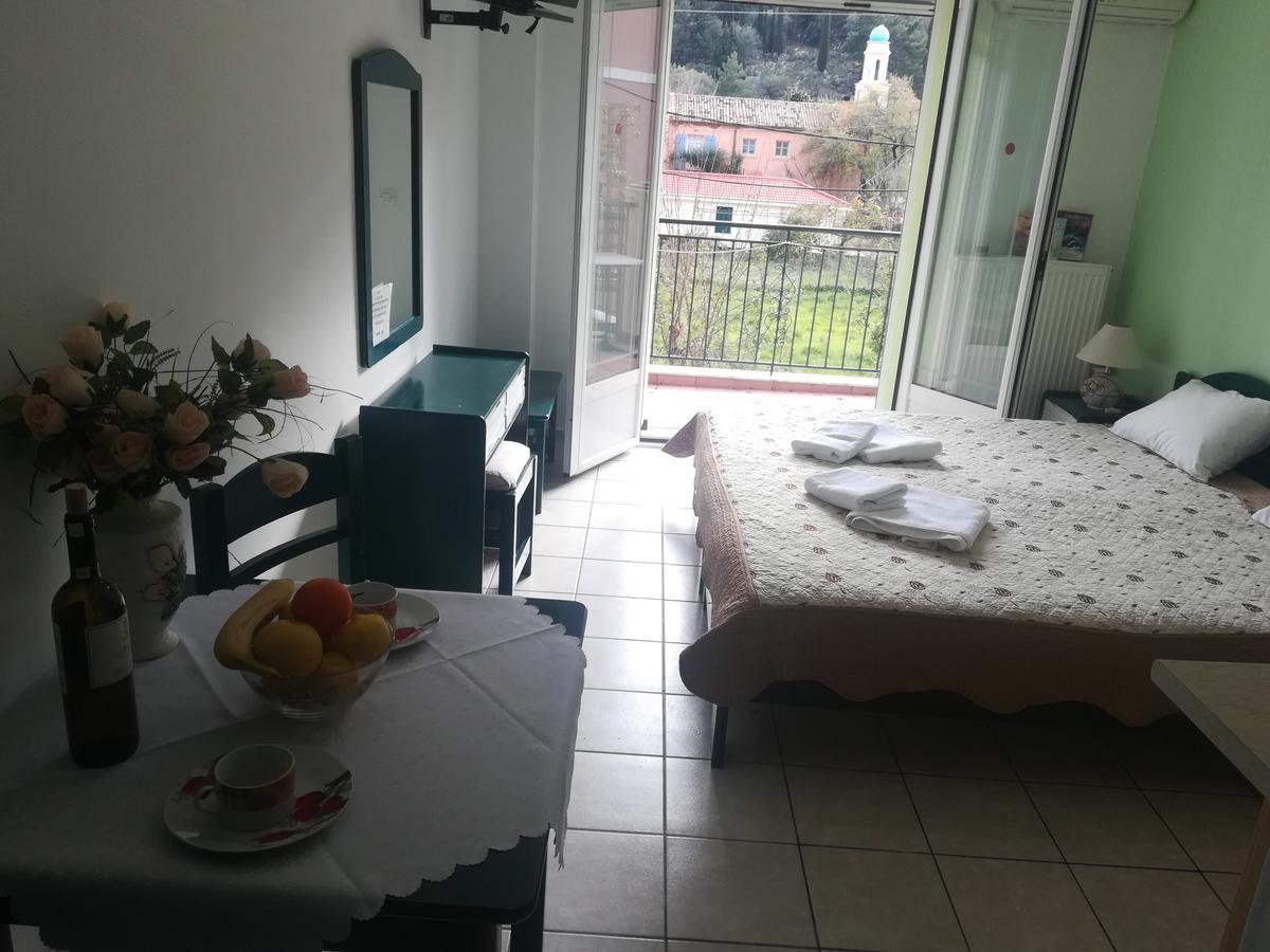 Konstantinos Apartments Agia Efimia Eksteriør billede