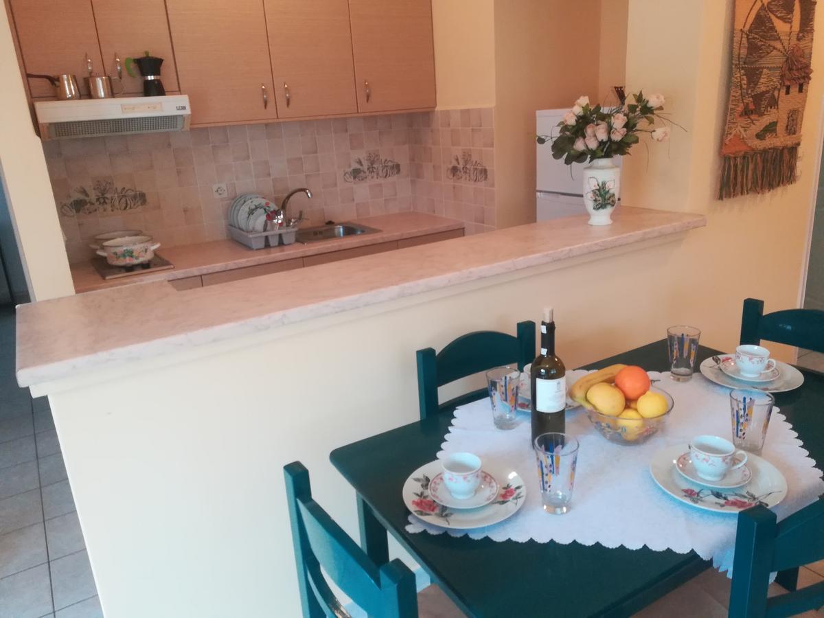 Konstantinos Apartments Agia Efimia Eksteriør billede