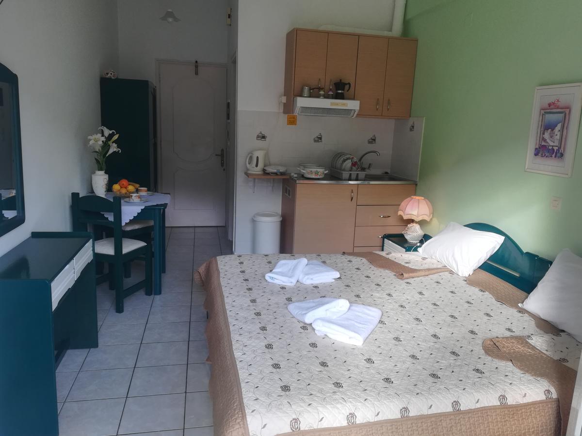 Konstantinos Apartments Agia Efimia Eksteriør billede