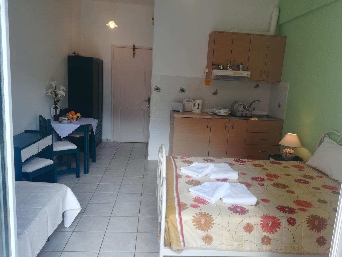 Konstantinos Apartments Agia Efimia Eksteriør billede