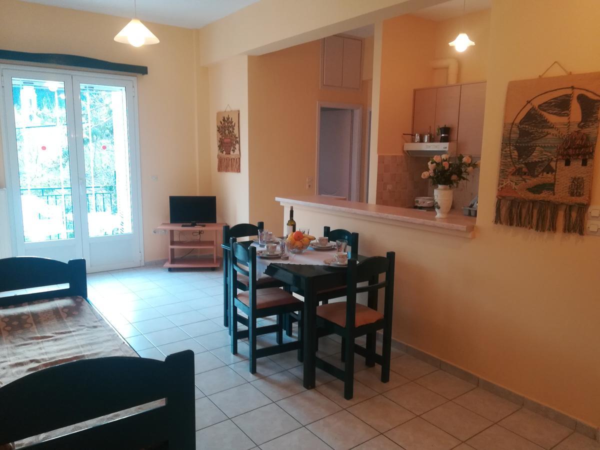 Konstantinos Apartments Agia Efimia Eksteriør billede