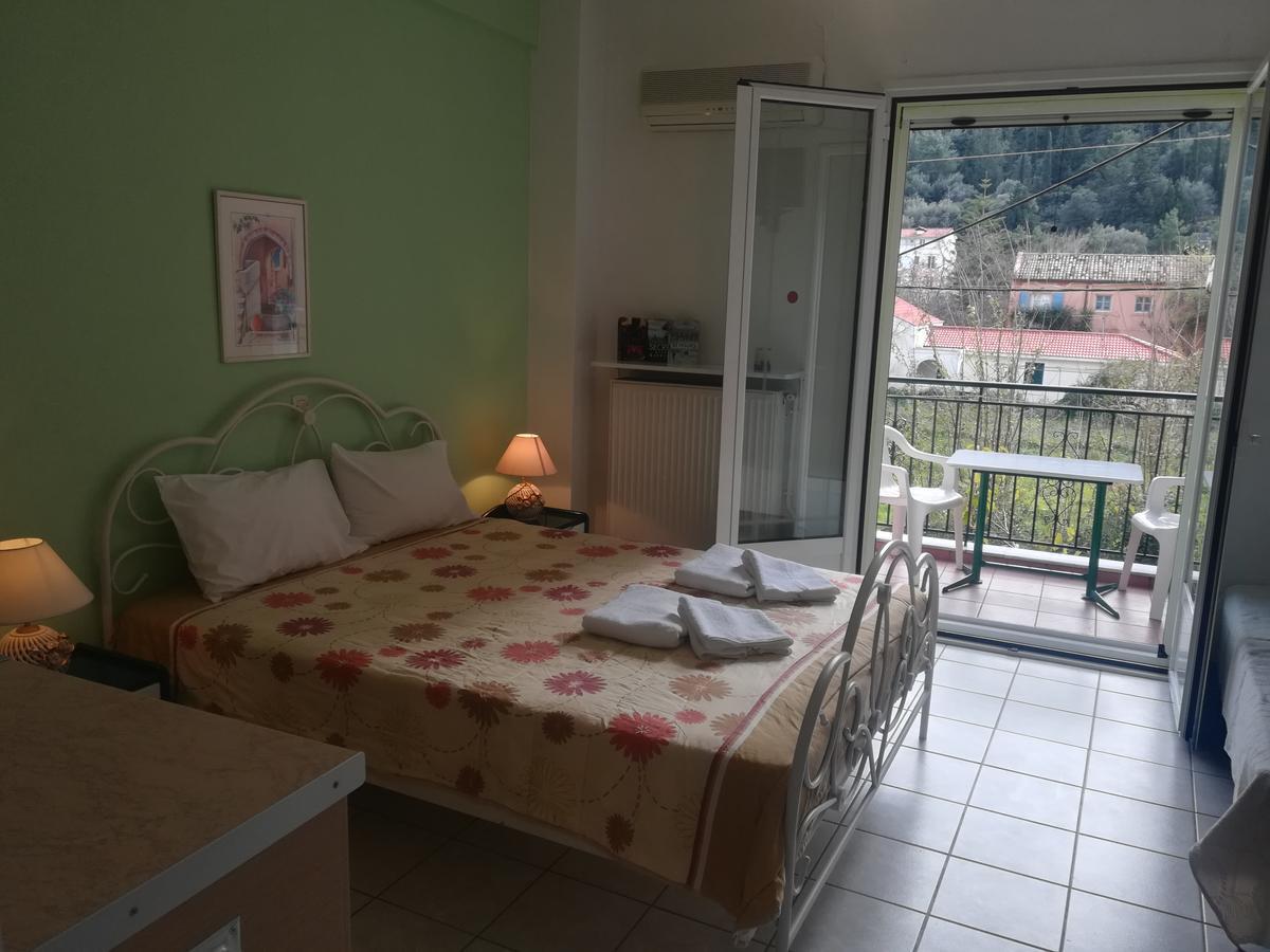 Konstantinos Apartments Agia Efimia Eksteriør billede
